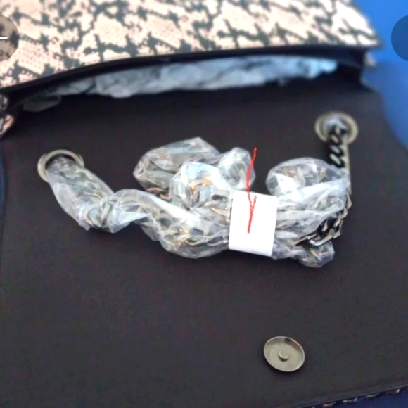 Aldo Snake embossed bag. - Picture 3 of 9